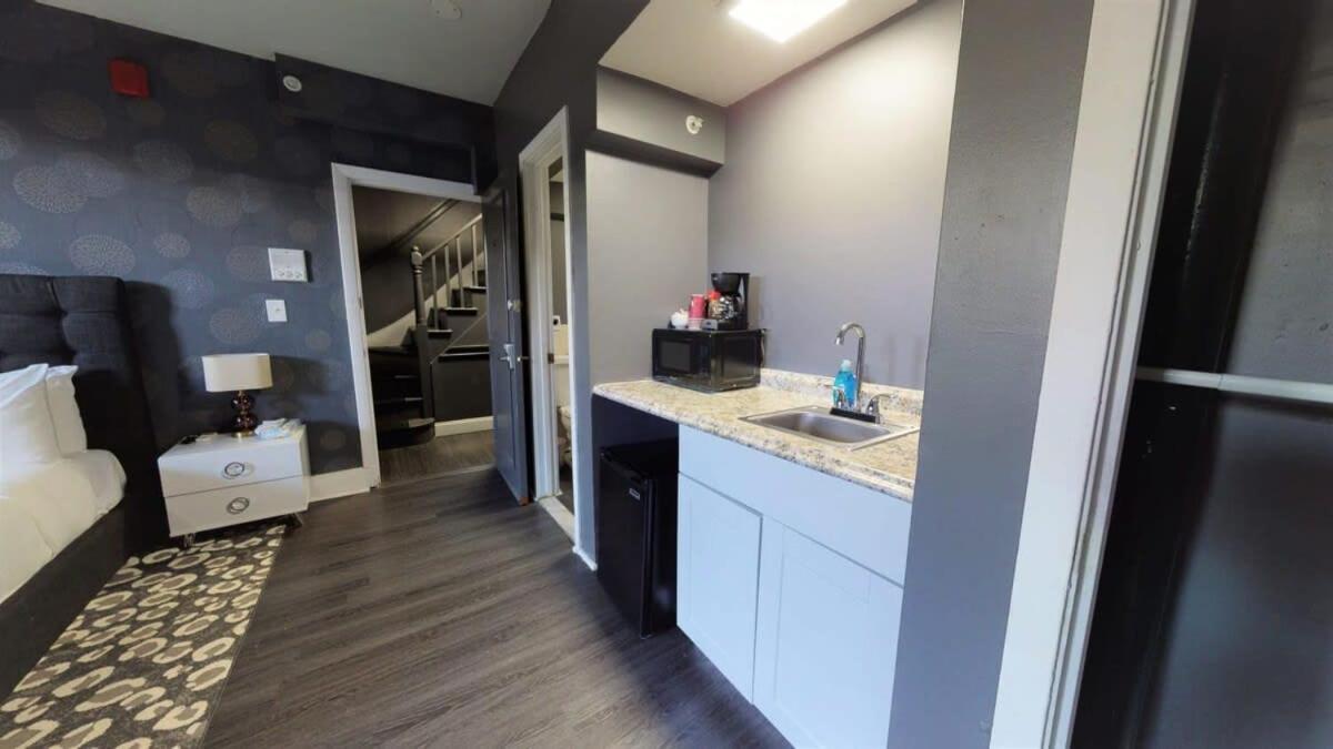 בוסטון Lower Level Studios In Hip Bay Village מראה חיצוני תמונה