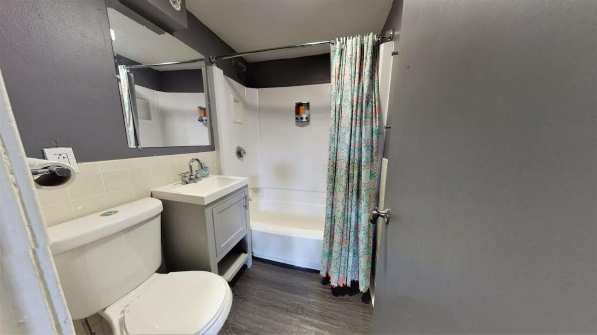 בוסטון Lower Level Studios In Hip Bay Village מראה חיצוני תמונה